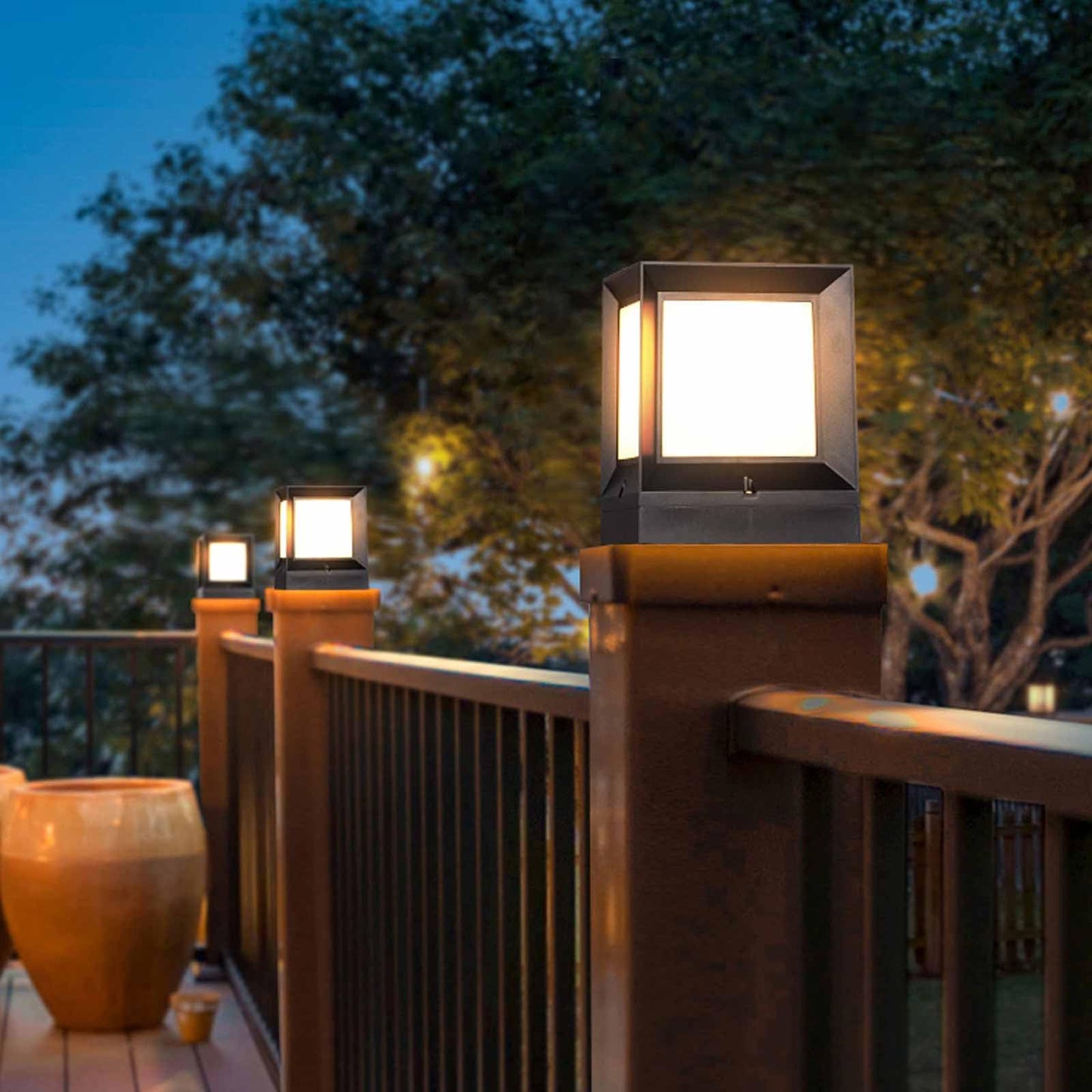 Hot Selling Modern Garden Cube Outdoor Solar Gate Post Pillar Light LED Source Aluminum Lamp Body