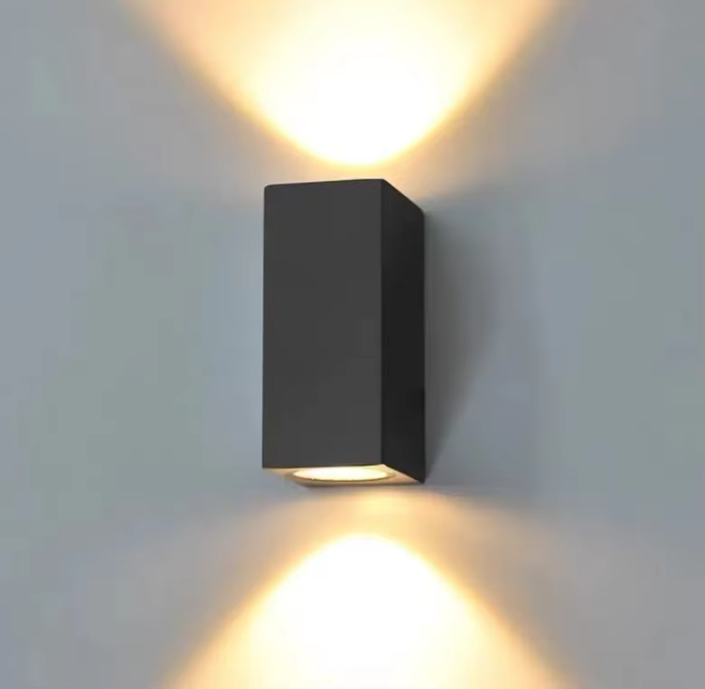Outdoor Wall Light LED Waterproof Villa Courtyard Lighting with Aluminum Base Modern High Quality Black Garden 220V