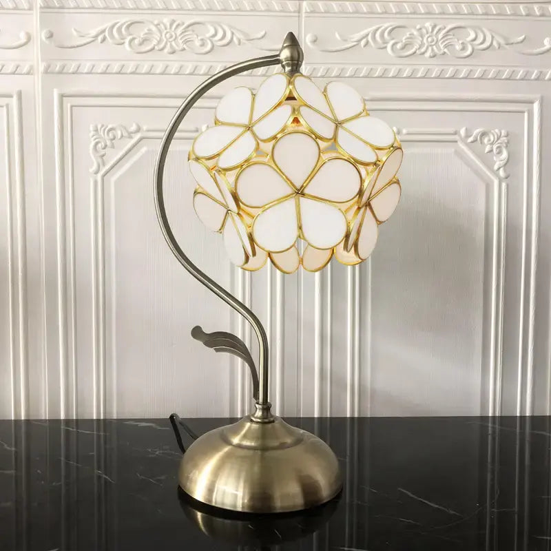Postmodern Luxury Copper Table Lamp Retro Glass Flower Modern Reading Light Bedroom Custom Packing Crystal Metal Hotel AC 90V