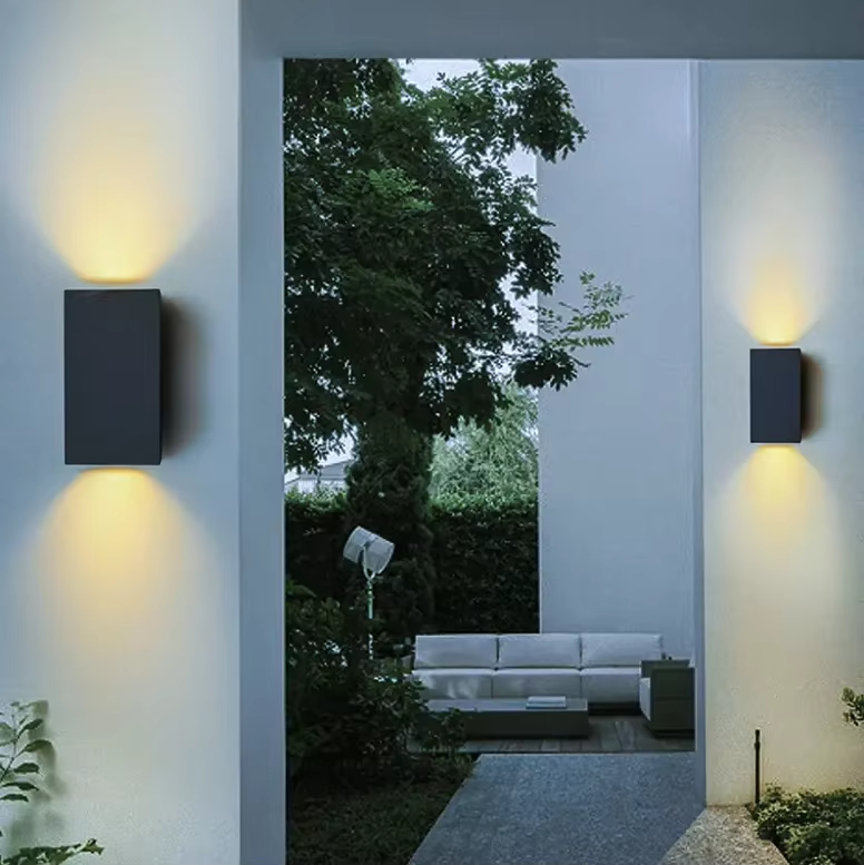 Outdoor Wall Light LED Waterproof Villa Courtyard Lighting with Aluminum Base Modern High Quality Black Garden 220V